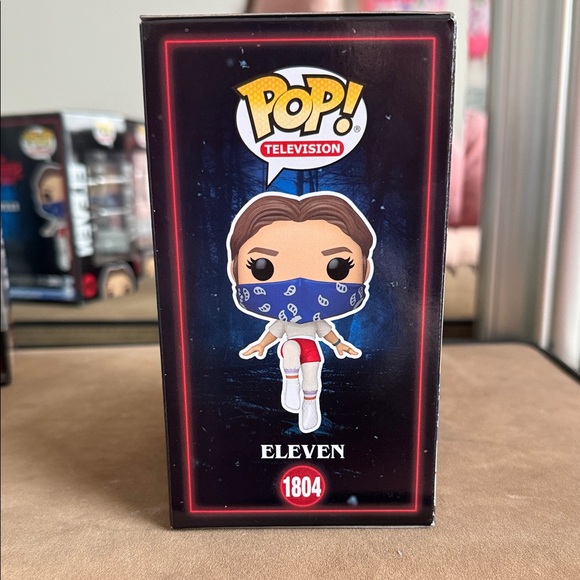 Funko Pop Stranger Things Eleven with Blue Bandana - Picture 4 of 5